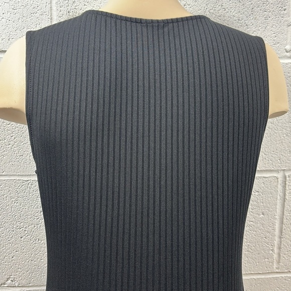 Black Ribbed V-Neck Bodysuit​​​​​ - Picture 4 of 8